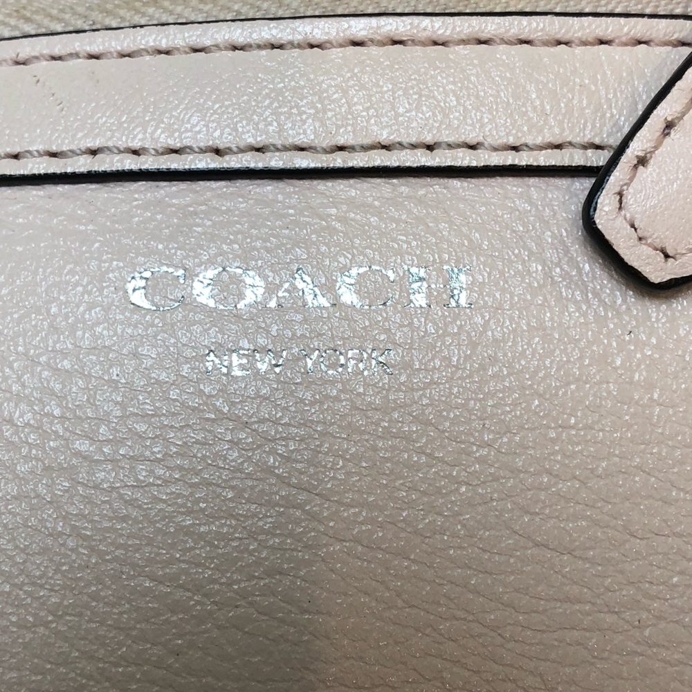 👜Pink Coach Crossbody💕 - Picture 2 of 3